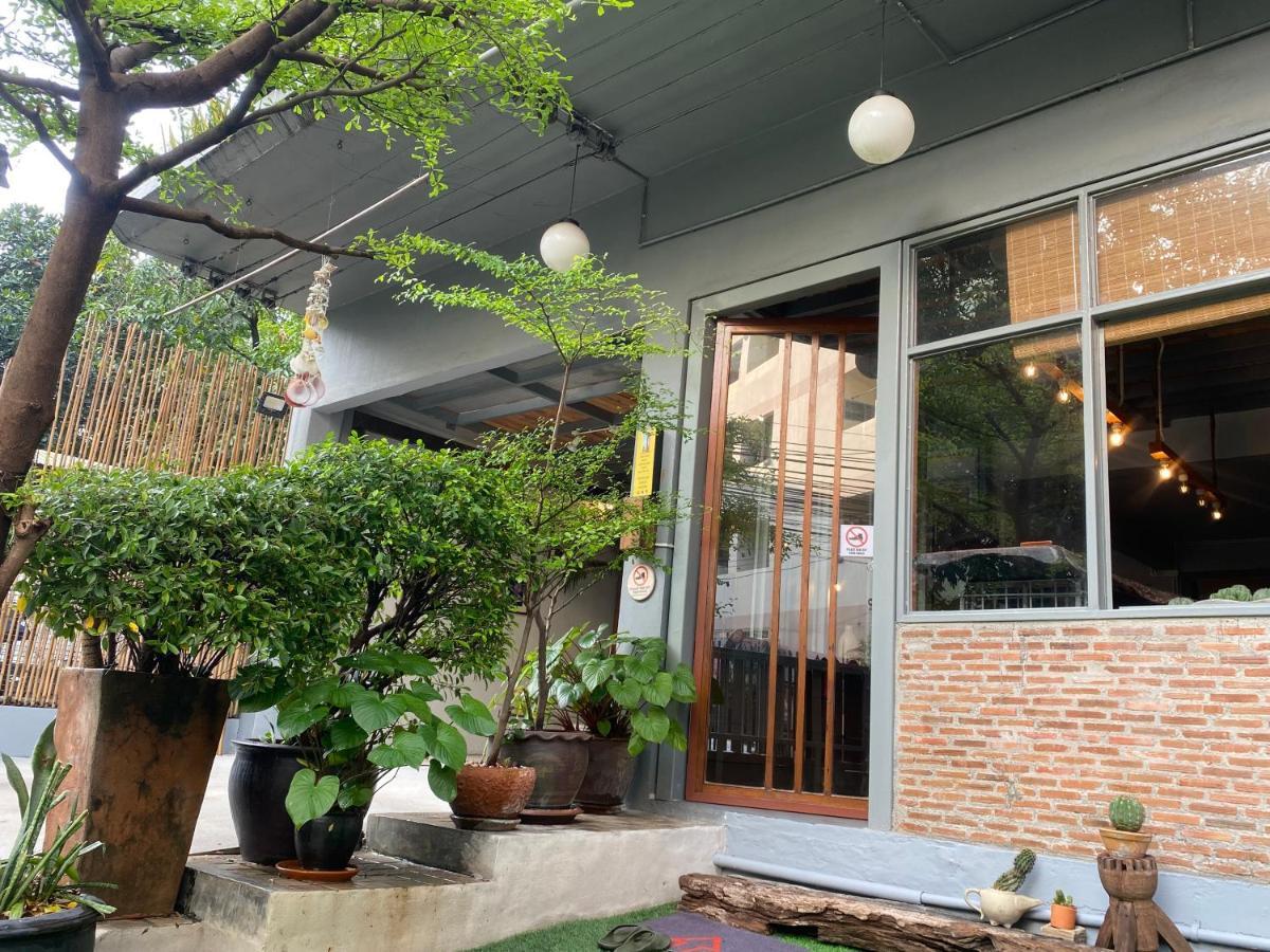 Nesuto Hostel Ramkamhaeng 52 Bangkok Extérieur photo